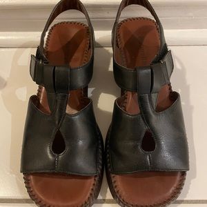 Naturalizer Black/Brown Sandals
